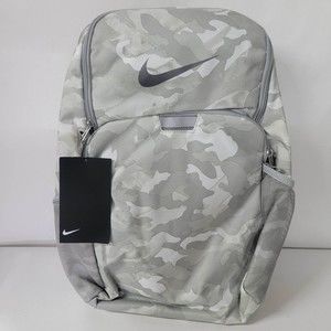 Nike Brasilia 9.0 Training Backpack (Light Smoke Grey/Metallic Cool Grey)